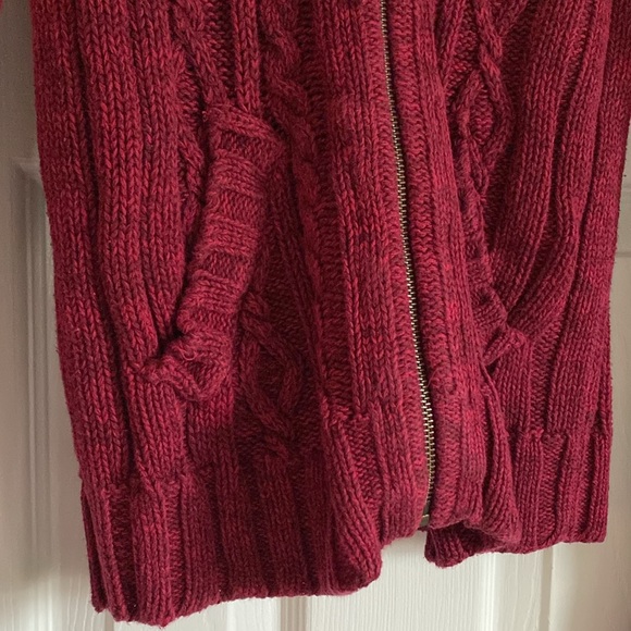 Red Cable Knit Zip-Up Sweater - Picture 2 of 7